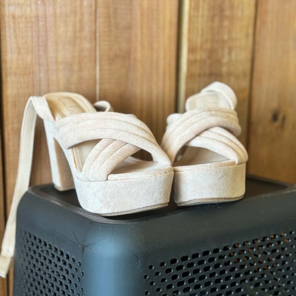 Lulus Soft Heels - image 2